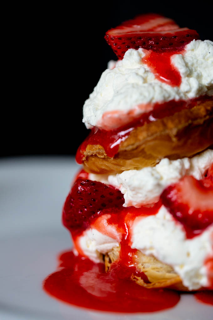 Puff Pastry with Strawberries & Cream